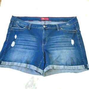 Royalty For Me Women’s Blue Denim Shorts Size 22